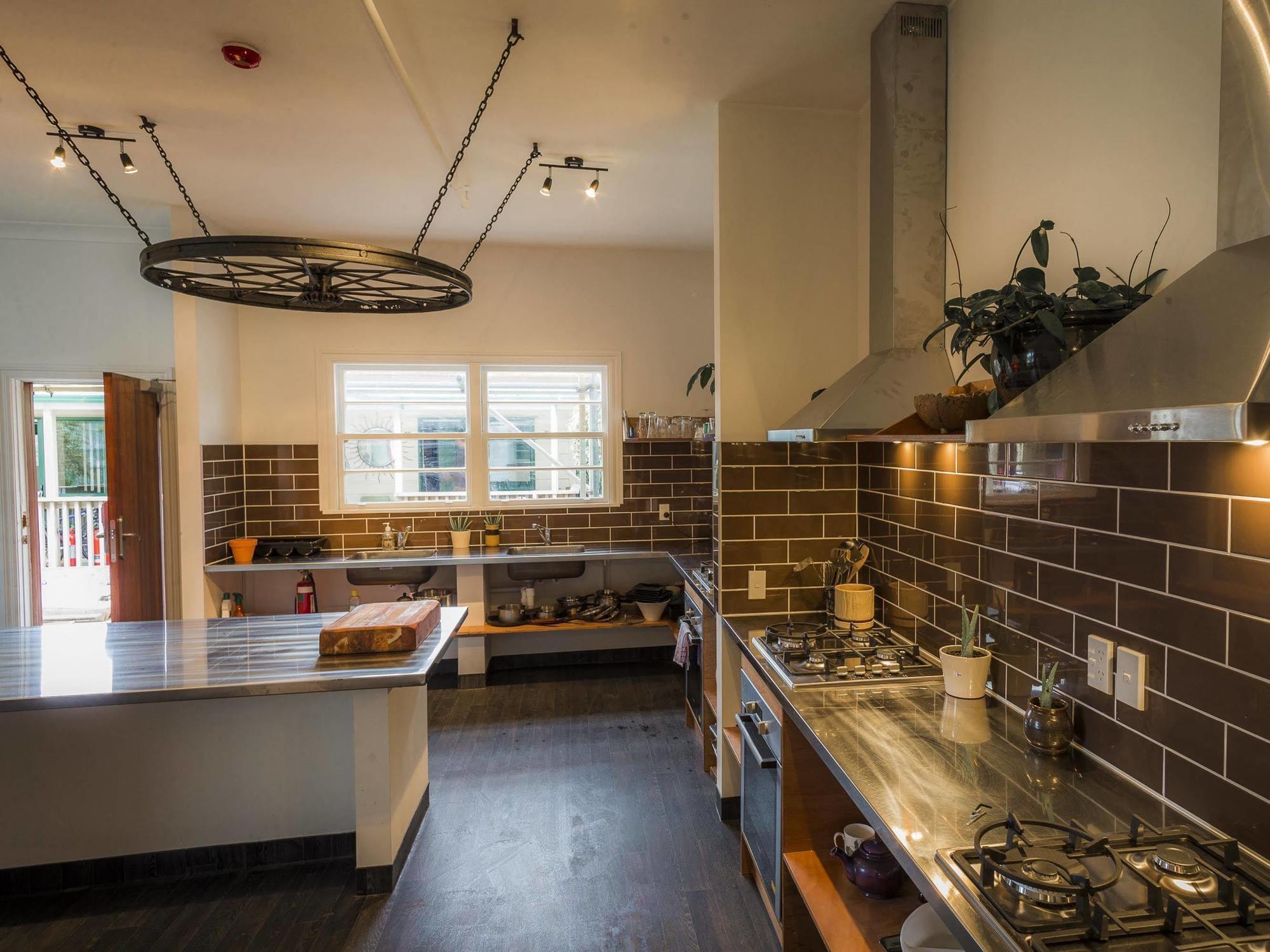 The Dwellington Hostel Eksteriør bilde