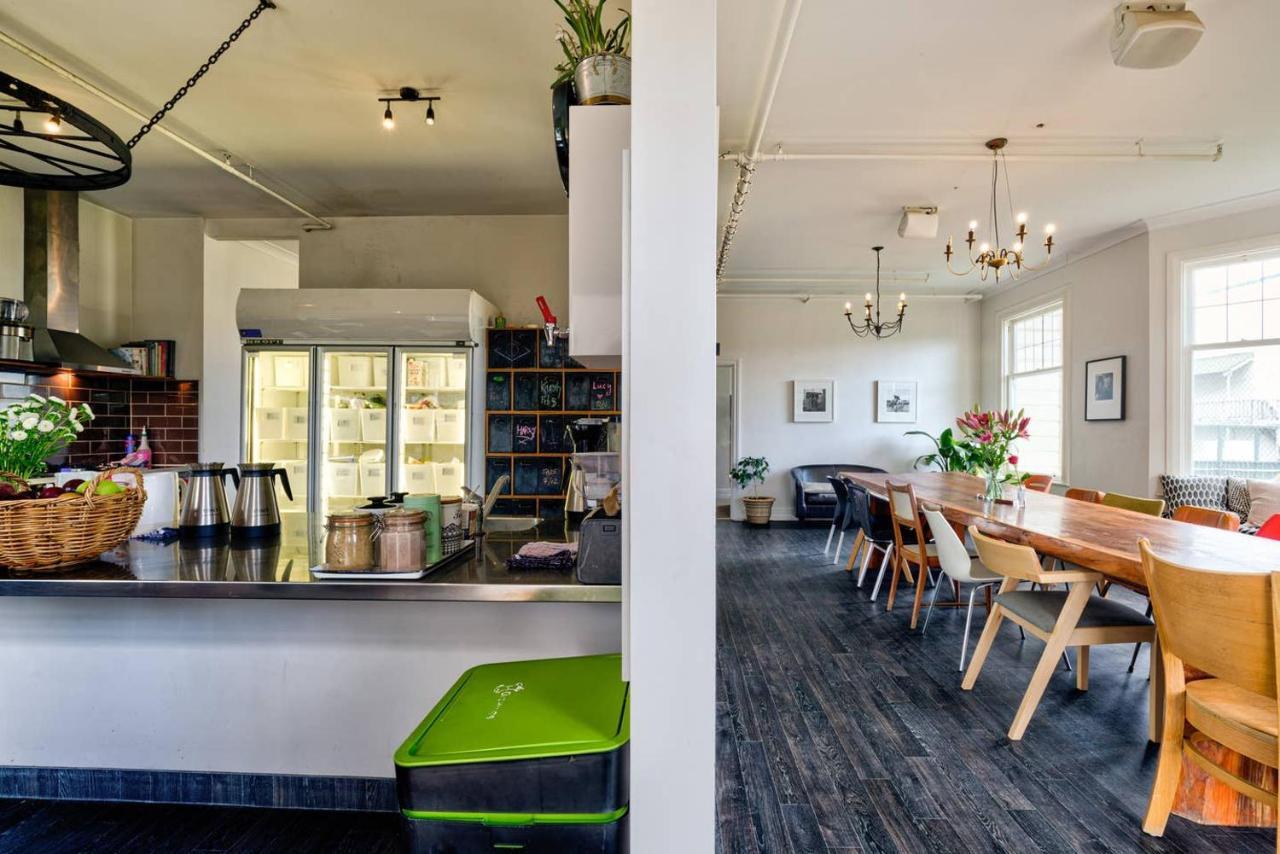 The Dwellington Hostel Eksteriør bilde