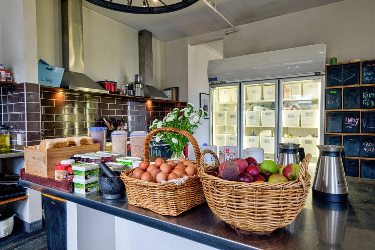 The Dwellington Hostel Eksteriør bilde